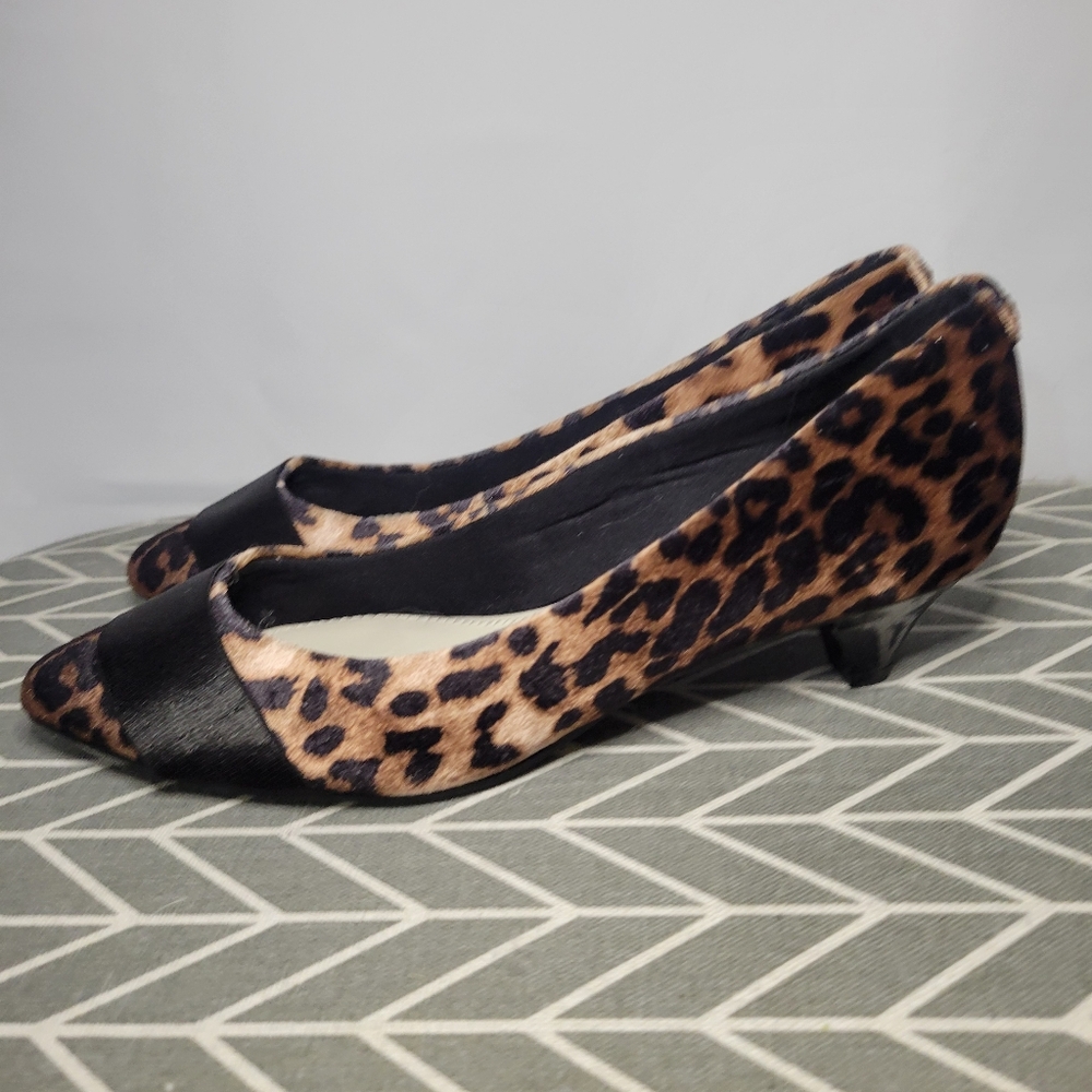 Anne Klein iFlex Leopard Print Kitten Heels 6.5 Faux Fur Black Ribbon Accents